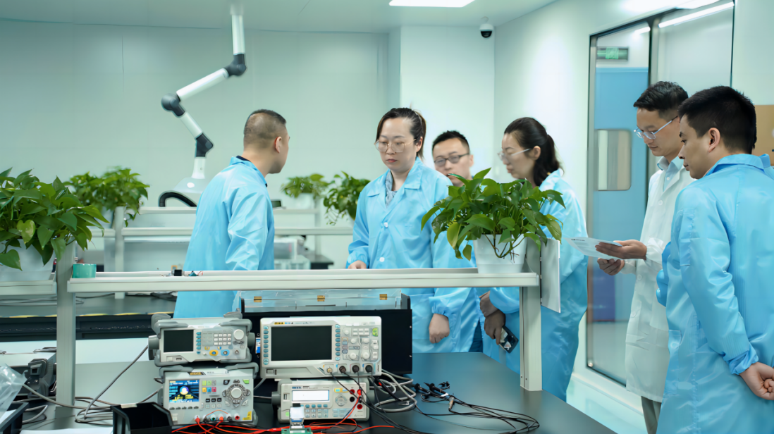 湖北省市场监督管理局、湖北省计量测试技术研究院领导一行到访创芯检测实验室交流合作 湖北省市场监督管理局、湖北省计量测试技术研究院领导一行到访创芯检测实验室交流合作